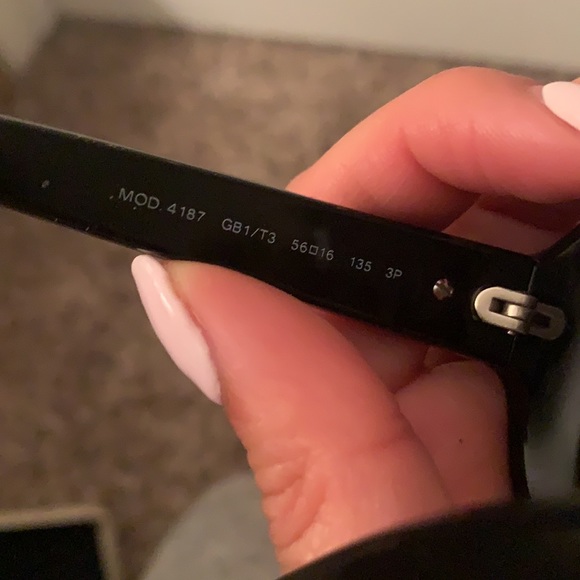 Versace sunglasses 😎 - Picture 3 of 9